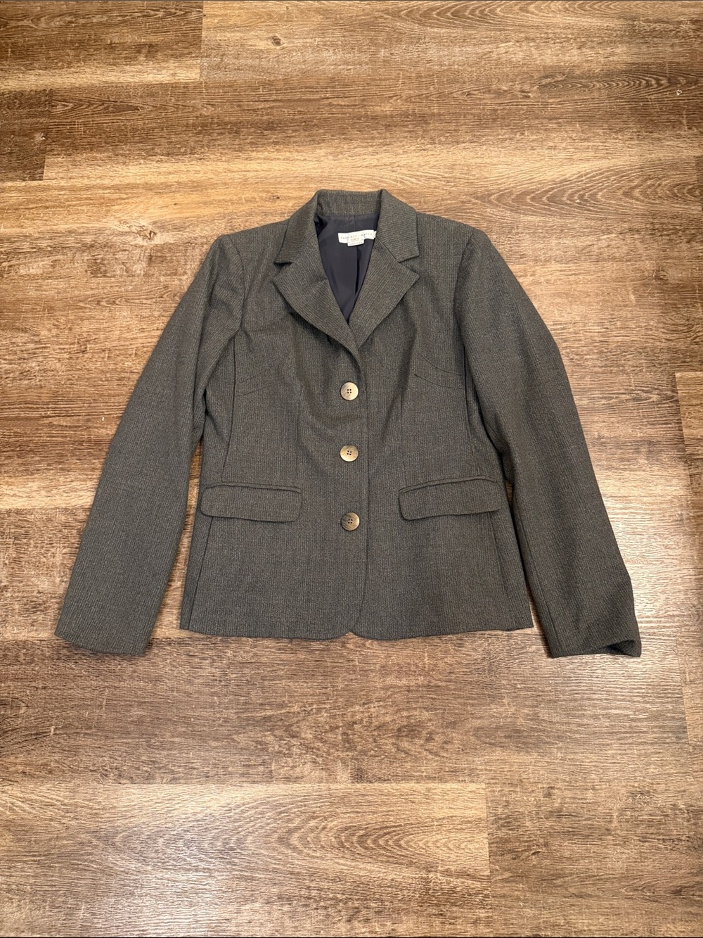 Women's Tailored Gray Blazer Jacket - Three-Button Professional Blazer